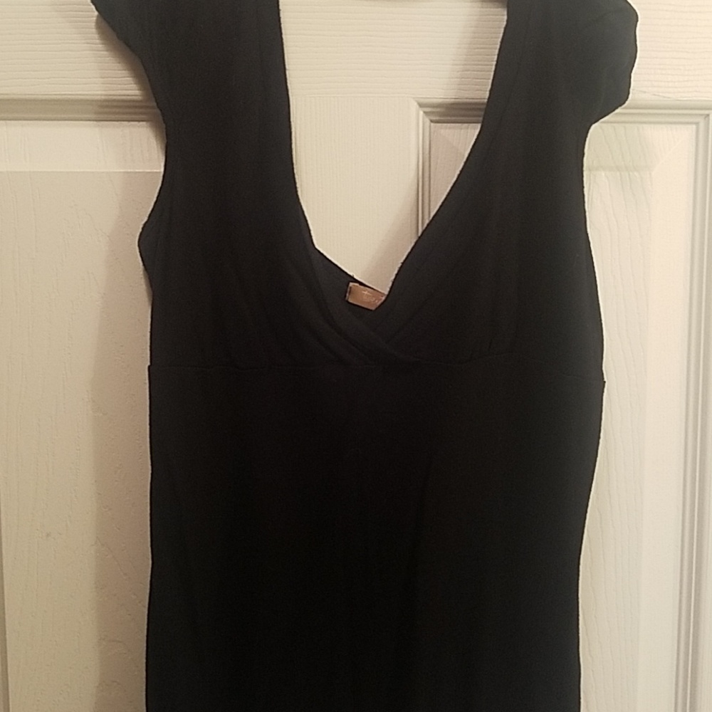 Sexy Blk low cut on or off shoulder top